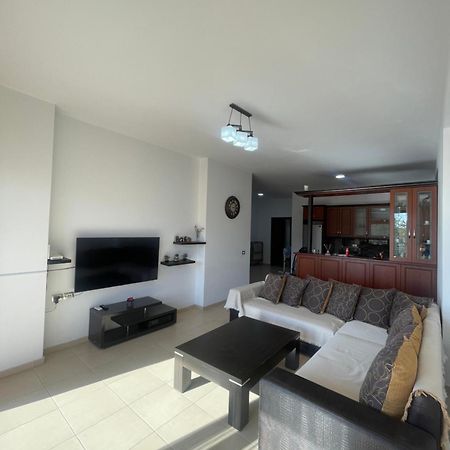 Vista Mozzafiato Apartment Sarande Bagian luar foto