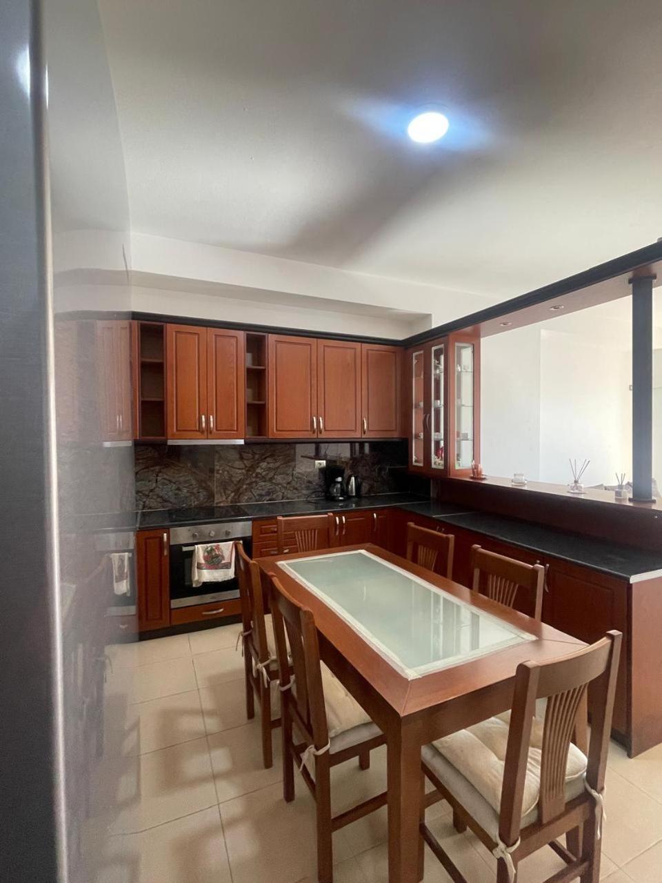 Vista Mozzafiato Apartment Sarande Bagian luar foto