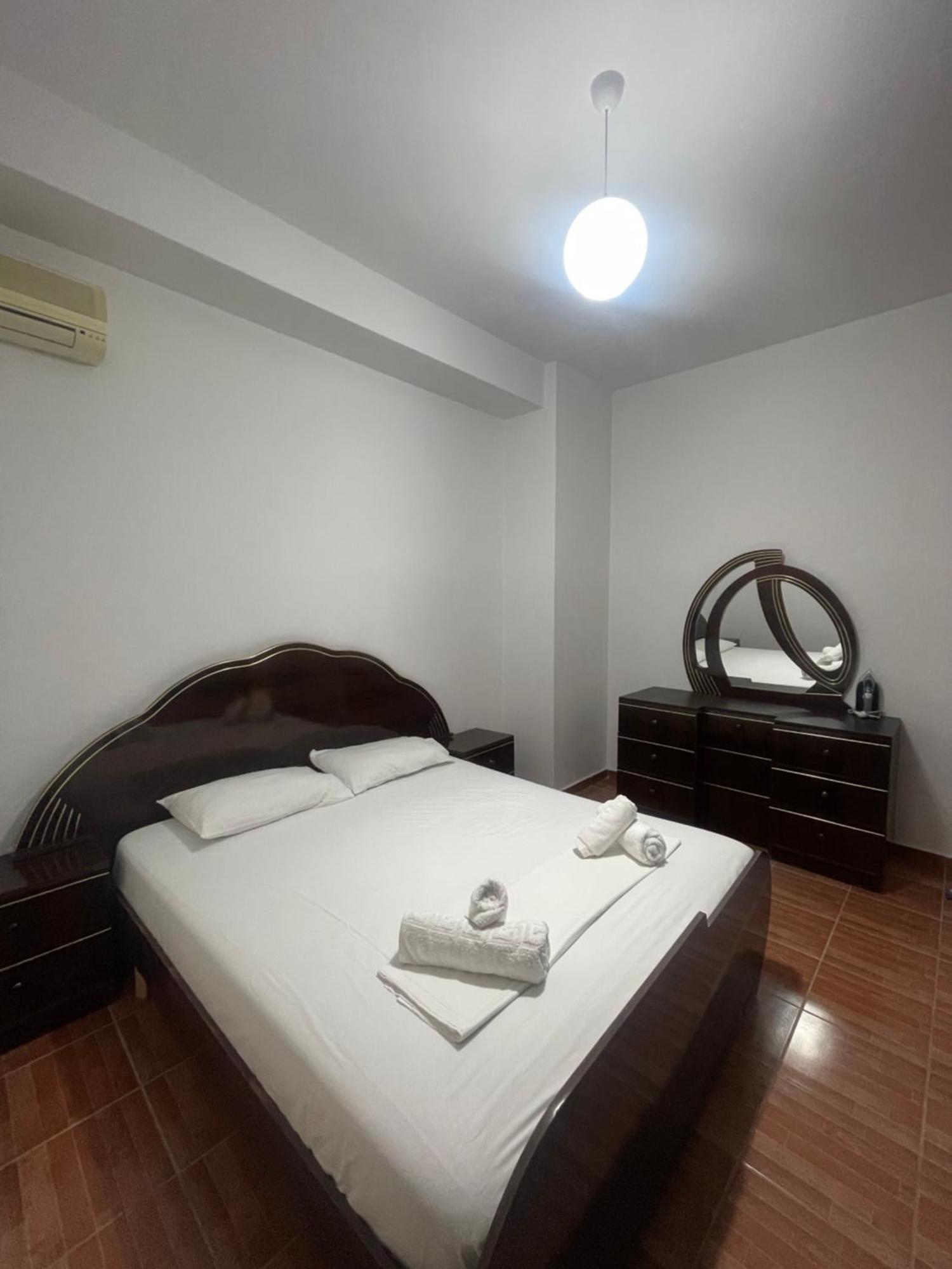 Vista Mozzafiato Apartment Sarande Bagian luar foto