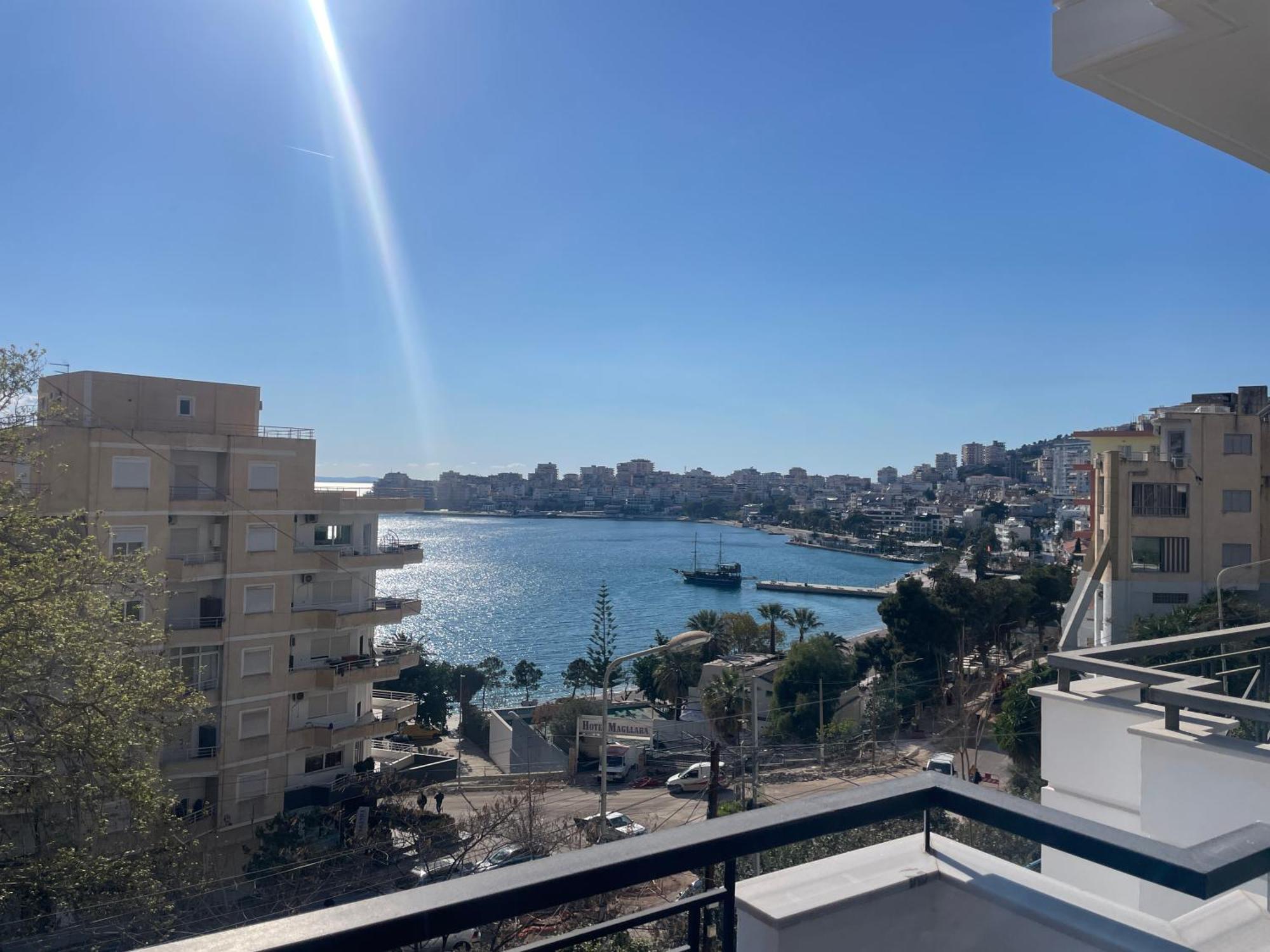 Vista Mozzafiato Apartment Sarande Bagian luar foto